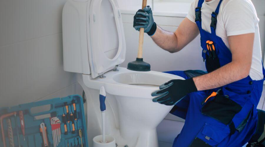 Expert burst pipe repair services in Zeigler, IL
